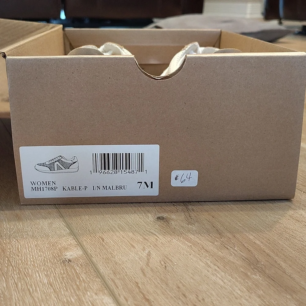 MIA Kabel P Shoes Women's Sz 7 Tan/White Retro Style Faux Suede Accents - Picture 2 of 7